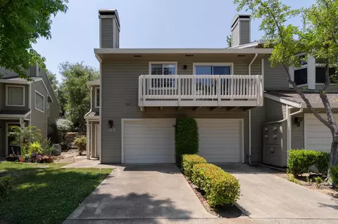 122 Valley Oak Dr #4, Roseville, CA 95678