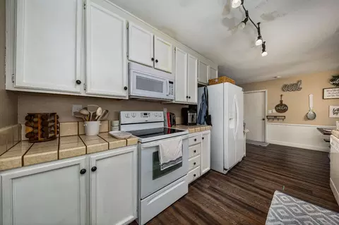 Kitchen - 1605 Sutter Ln, Lodi, CA 95240 photo 3 of 3