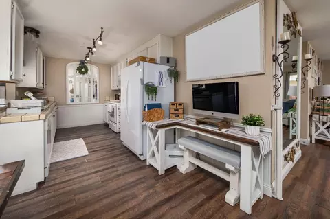 Kitchen - 1605 Sutter Ln, Lodi, CA 95240 photo 1 of 3