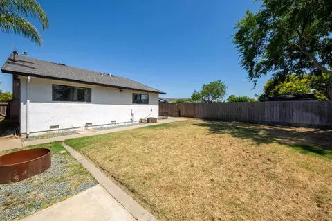 Exterior - 1605 Sutter Ln, Lodi, CA 95240 photo 11 of 13