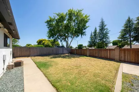 Exterior - 1605 Sutter Ln, Lodi, CA 95240 photo 12 of 13