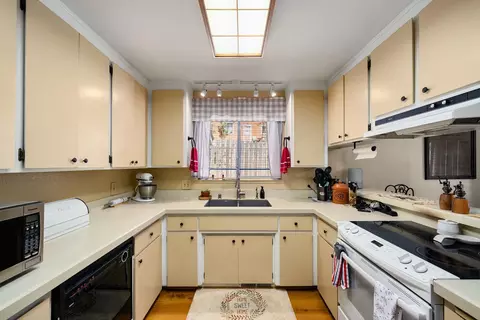 Kitchen - 111 W Oak Hill Dr, Colfax, CA 95713 photo 1 of 3