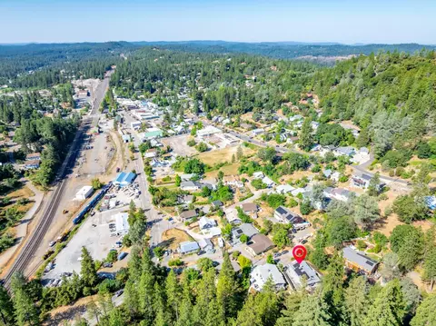 View/Area - 111 W Oak Hill Dr, Colfax, CA 95713 photo 9 of 20