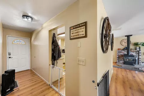 Entry Way - 111 W Oak Hill Dr, Colfax, CA 95713 photo 1 of 4