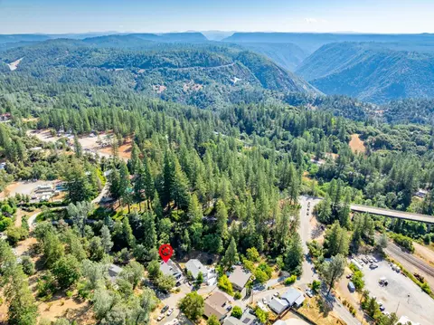 View/Area - 111 W Oak Hill Dr, Colfax, CA 95713 photo 13 of 20