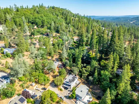 View/Area - 111 W Oak Hill Dr, Colfax, CA 95713 photo 5 of 20