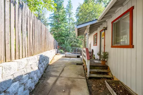 Exterior - 111 W Oak Hill Dr, Colfax, CA 95713 photo 2 of 16