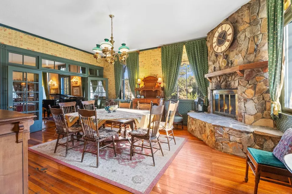 Dining - 6655 Orleans St, Georgetown, CA 95634 photo 4 of 9