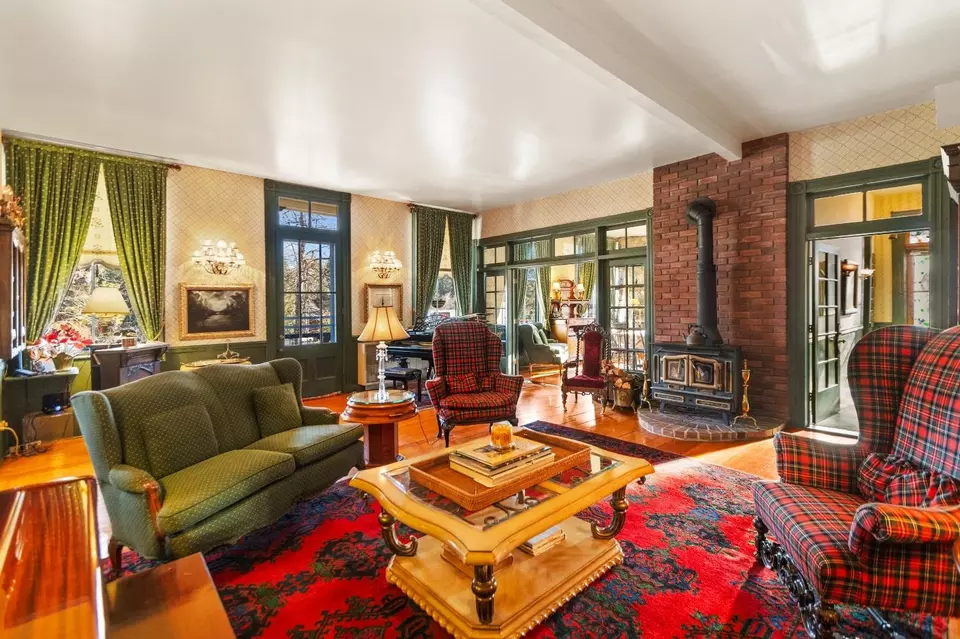 Living - 6655 Orleans St, Georgetown, CA 95634 photo 4 of 6