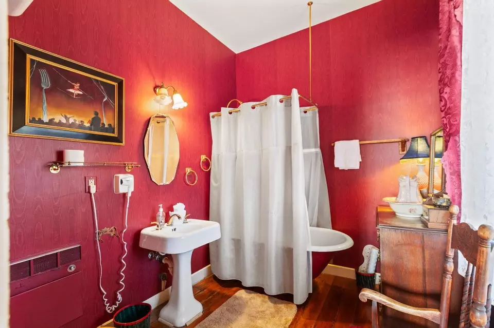 Bath - 6655 Orleans St, Georgetown, CA 95634 photo 6 of 12