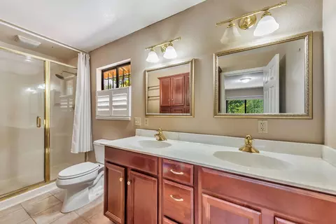 Bath - 5302 Newtown Rd, Placerville, CA 95667 photo 1 of 3