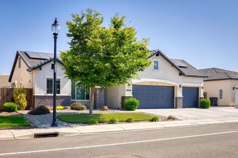 1495 Peach, Manteca, CA 95337 photo 3