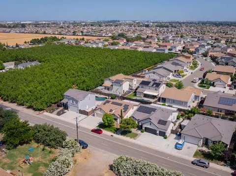 1495 Peach, Manteca, CA 95337 photo 5