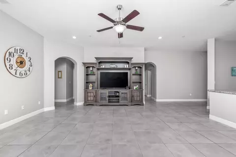 1495 Peach, Manteca, CA 95337 photo 11