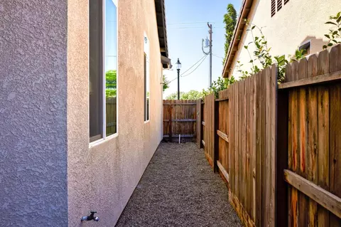 1495 Peach, Manteca, CA 95337 photo 38