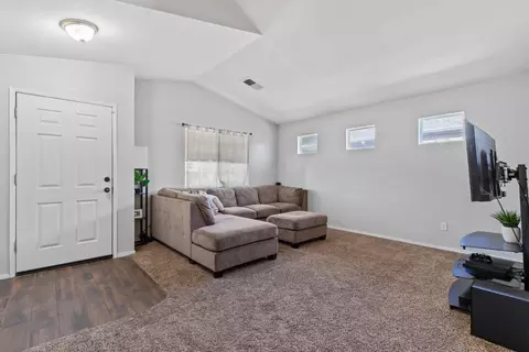 Entry Way - 662 John Ct, Merced, CA 95341 photo 1 of 3