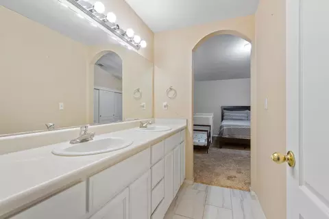 Entry Way - 662 John Ct, Merced, CA 95341 photo 3 of 3