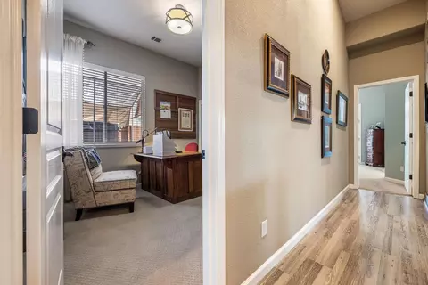 Entry Way - 1816 Hyde Park Ln, Manteca, CA 95336 photo 8 of 9