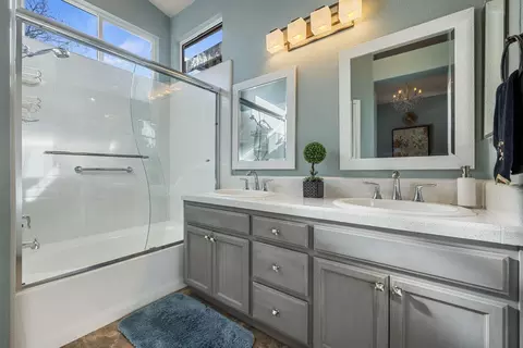 Bath - 1816 Hyde Park Ln, Manteca, CA 95336 photo 2 of 2