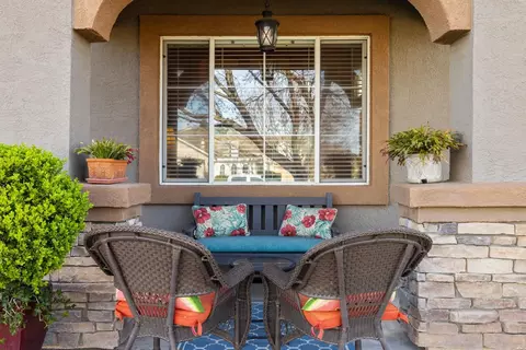 Exterior - 1816 Hyde Park Ln, Manteca, CA 95336 photo 5 of 10