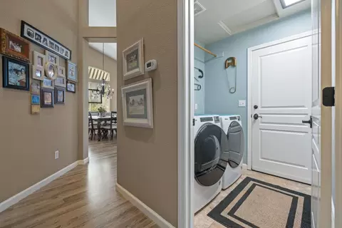 Entry Way - 1816 Hyde Park Ln, Manteca, CA 95336 photo 5 of 9