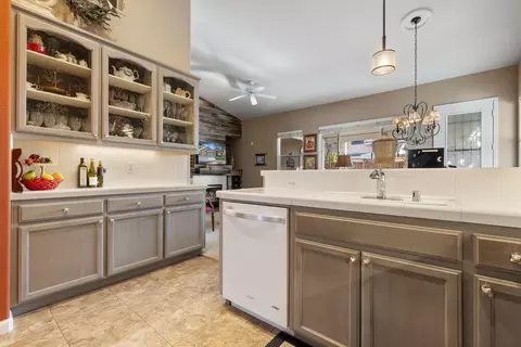 Kitchen - 1816 Hyde Park Ln, Manteca, CA 95336 photo 4 of 5
