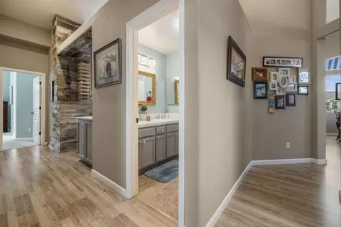 Entry Way - 1816 Hyde Park Ln, Manteca, CA 95336 photo 4 of 9