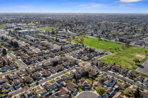 View/Area - 1816 Hyde Park Ln, Manteca, CA 95336 photo 10 of 10