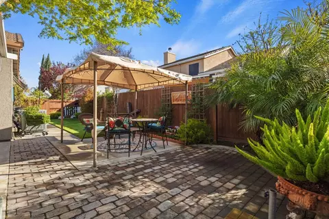 Exterior - 1816 Hyde Park Ln, Manteca, CA 95336 photo 8 of 10