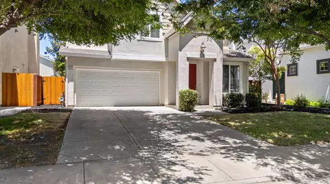 677 Harold Smith Dr, Tracy, CA 95304 photo 2