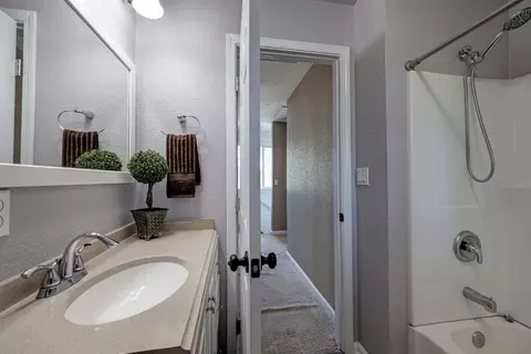 Bath - 895 Sunray Ln, Colfax, CA 95713 photo 3 of 4