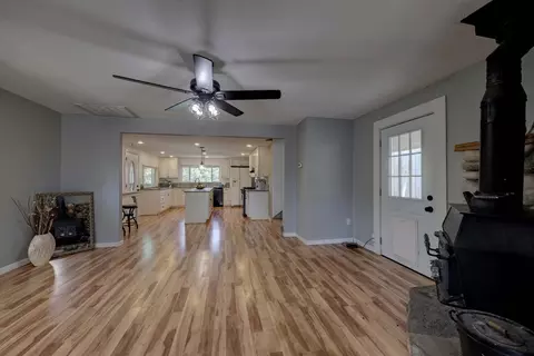 Living - 895 Sunray Ln, Colfax, CA 95713 photo 4 of 7