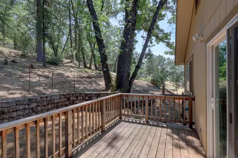 Exterior - 895 Sunray Ln, Colfax, CA 95713 photo 7 of 27