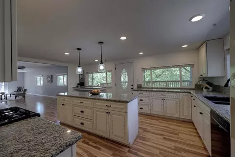 Kitchen - 895 Sunray Ln, Colfax, CA 95713 photo 7 of 7