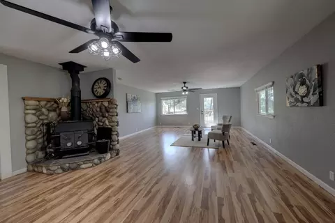 Living - 895 Sunray Ln, Colfax, CA 95713 photo 3 of 7