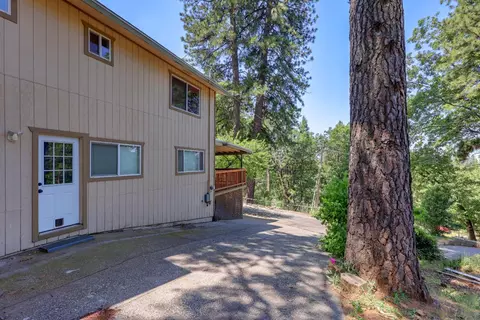 Exterior - 895 Sunray Ln, Colfax, CA 95713 photo 10 of 27