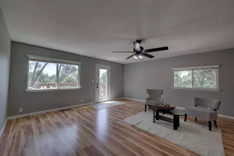 Living - 895 Sunray Ln, Colfax, CA 95713 photo 5 of 7