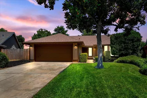 10 Sea Anchor Ct, Sacramento, CA 95838