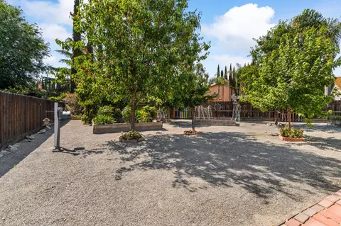 Exterior - 920 Independence Dr, Tracy, CA 95376 photo 9 of 18