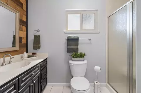 Bath - 920 Independence Dr, Tracy, CA 95376 photo 5 of 7