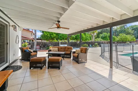 Exterior - 920 Independence Dr, Tracy, CA 95376 photo 16 of 18
