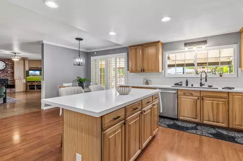 Kitchen - 920 Independence Dr, Tracy, CA 95376 photo 7 of 12