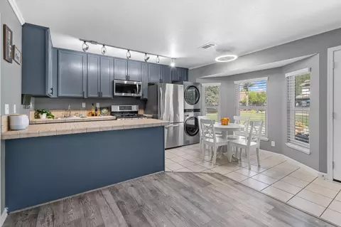 Kitchen - 920 Independence Dr, Tracy, CA 95376 photo 10 of 12