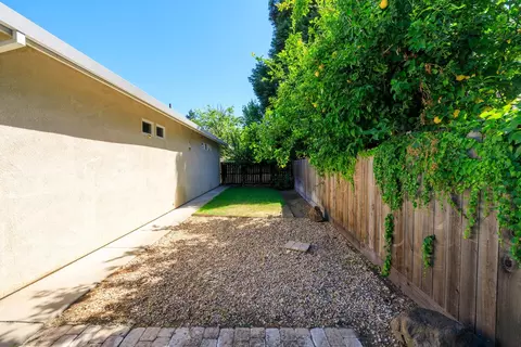 3367 Four Seasons Dr, Turlock, CA 95382 photo 44