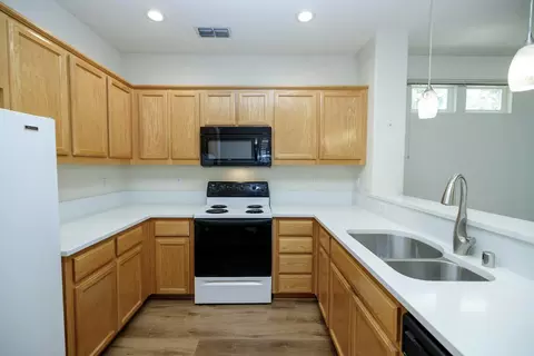 3367 Four Seasons Dr, Turlock, CA 95382 photo 16