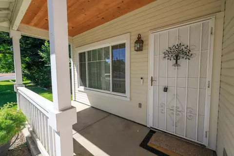 3367 Four Seasons Dr, Turlock, CA 95382 photo 5