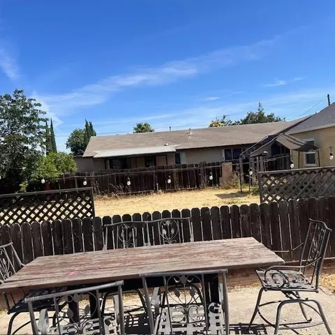 1439 Melrose Ave, Modesto, CA 95350 photo 6