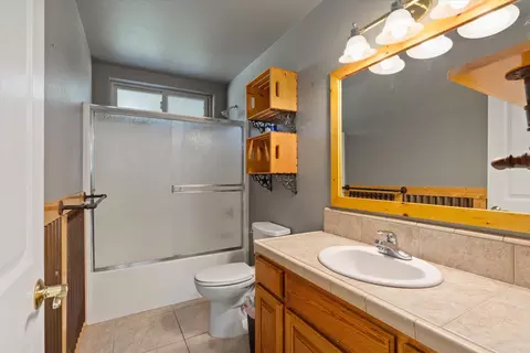 Bath - 115 Stringtown Rd, Oroville, CA 95966 photo 1 of 3