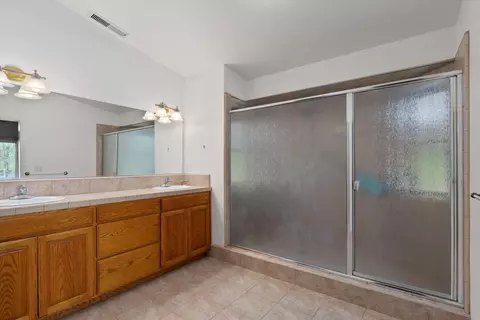 Bath - 115 Stringtown Rd, Oroville, CA 95966 photo 2 of 3