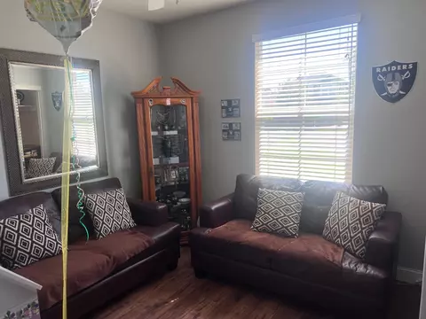 Living - 4111 N Berkeley Ave, Turlock, CA 95382 photo 5 of 6